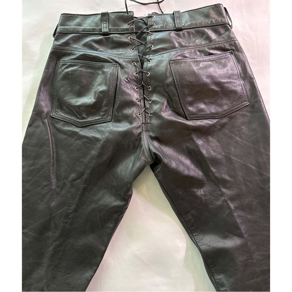 Leather motorcycle pants. Women’s black.